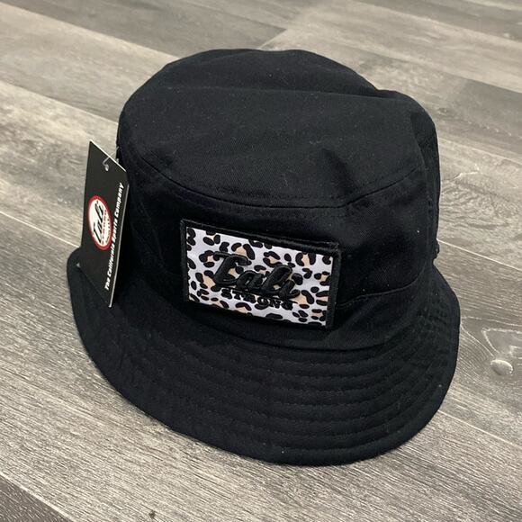CALI STRONG Reversible Bucket Hat Leopard Print NEW - Picture 1 of 7